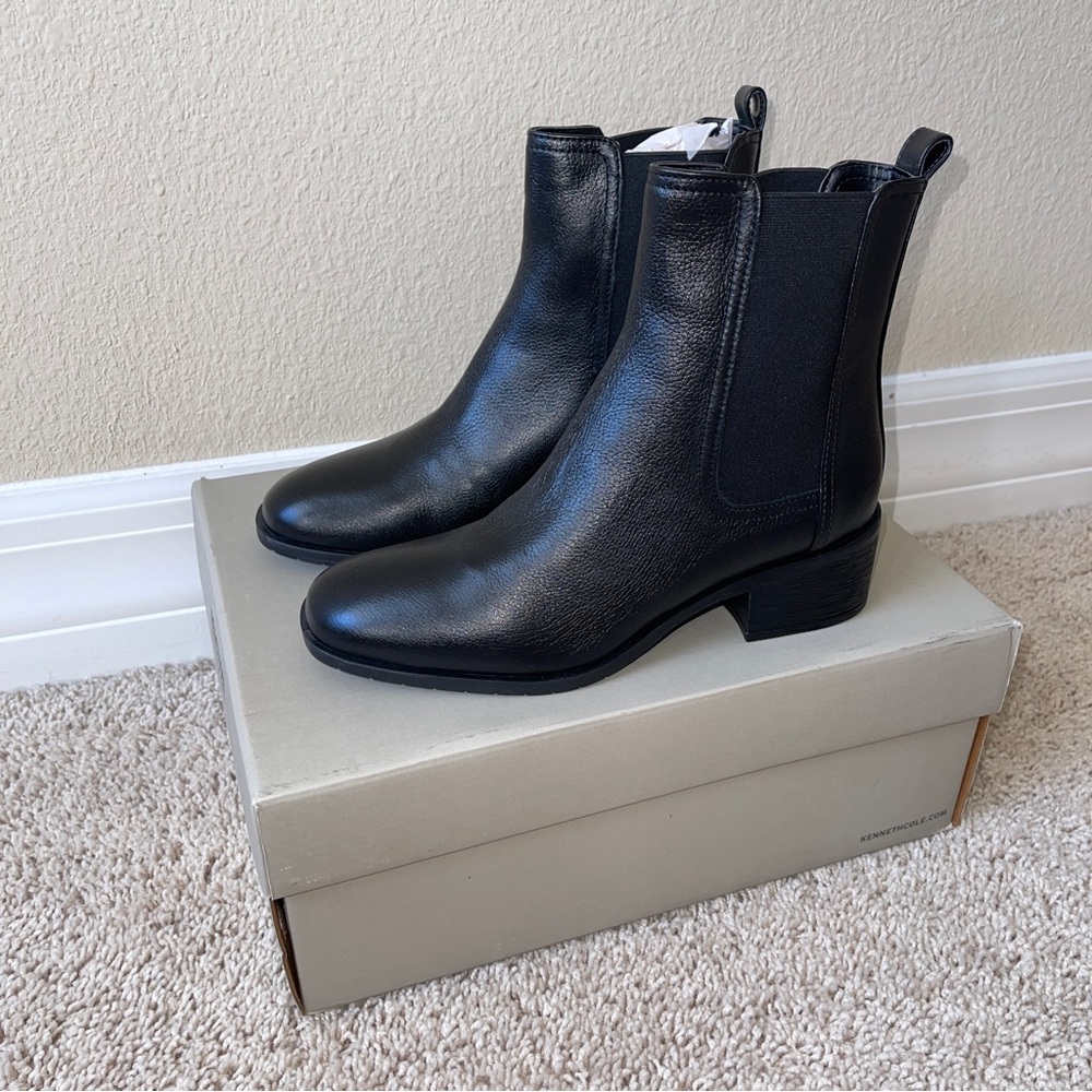 NWB Kenneth Cole Salt Chelsea Boot - Black Leather Size 7